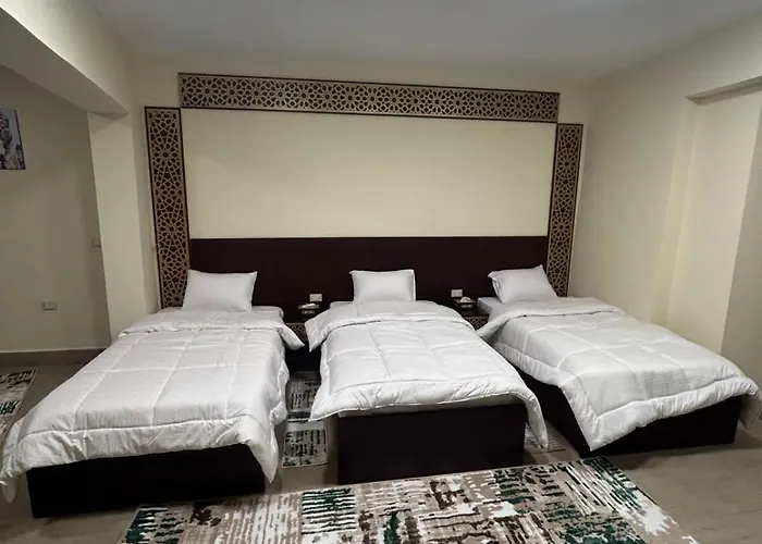 Sooly Pyramids Inn